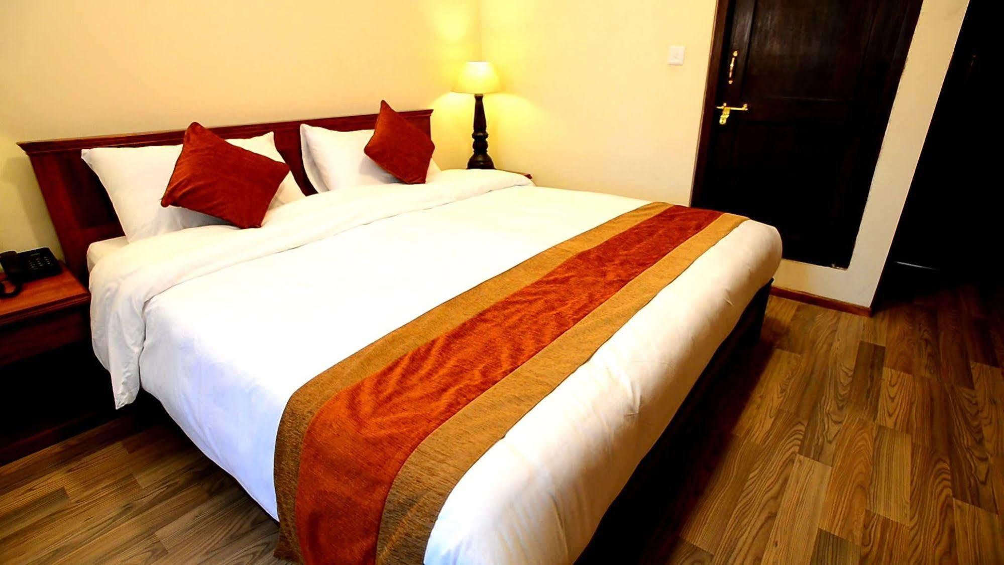 Golden Temple Inn Kathmandu Buitenkant foto