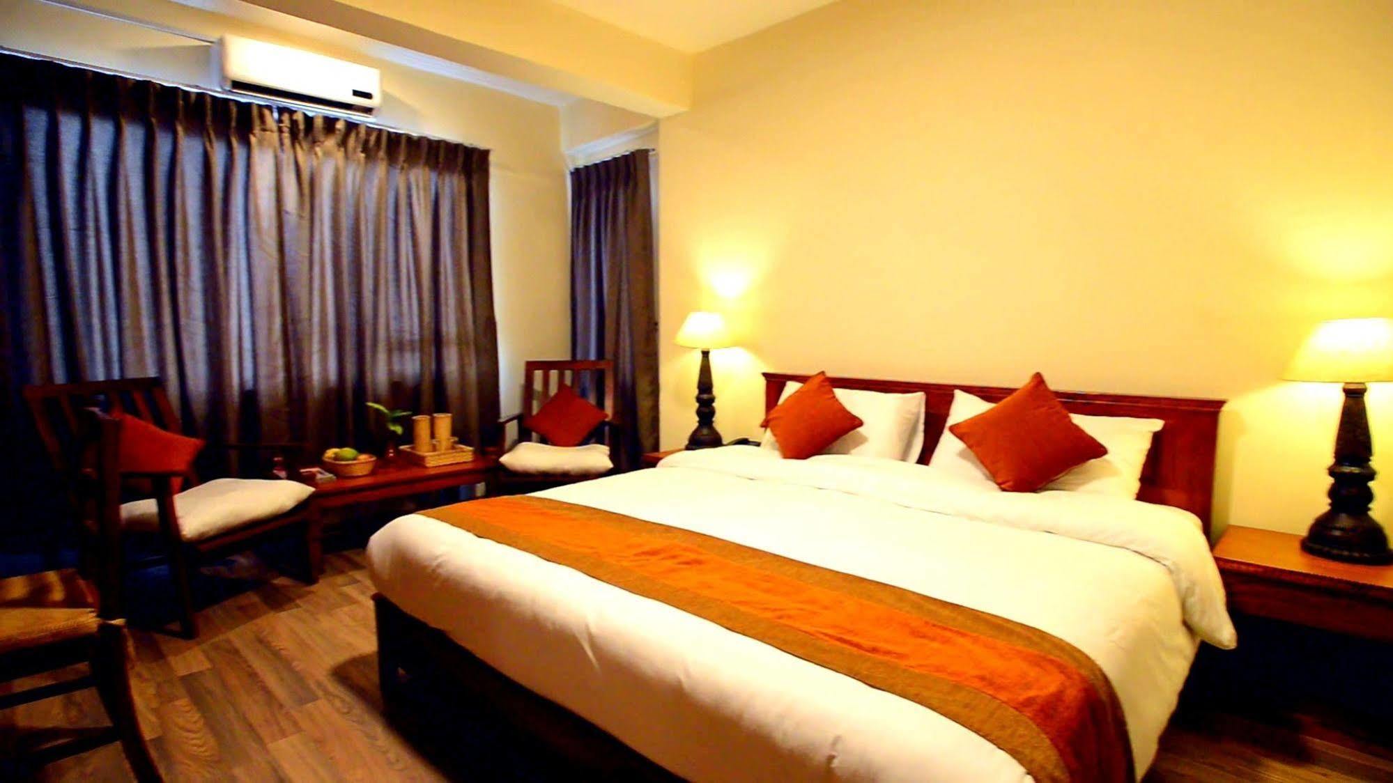 Golden Temple Inn Kathmandu Buitenkant foto